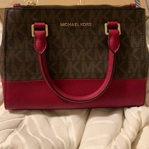 Michael kors crossbody purse